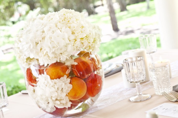 peach-wedding-theme-centrepiece