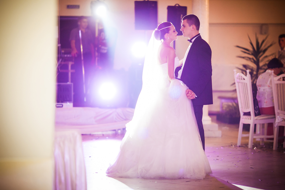 5 Top Tips for Choosing Your First Dance Song