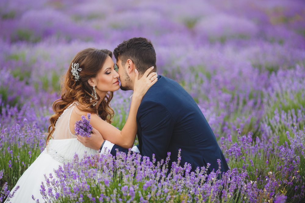 8 Essential Destination Wedding Planning Tips